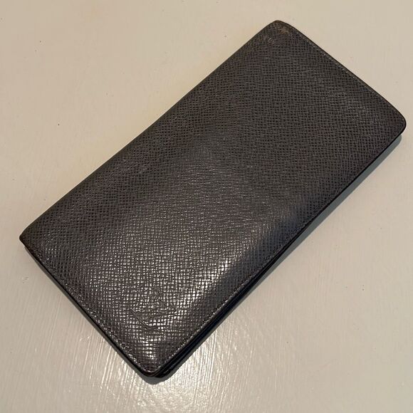 Louis Vuitton Bifold Cardholder Long Wallet Gray Textured Leather Minimalist - Picture 1 of 15